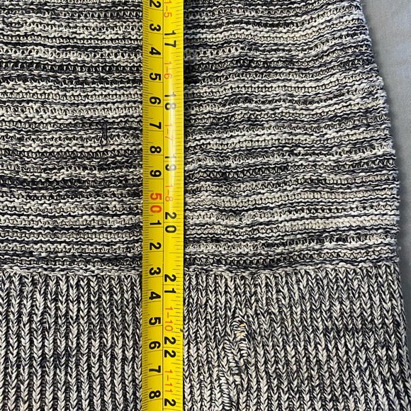 Women's LOFT Gray & White Striped Sweater Size M - Picture 6 of 6